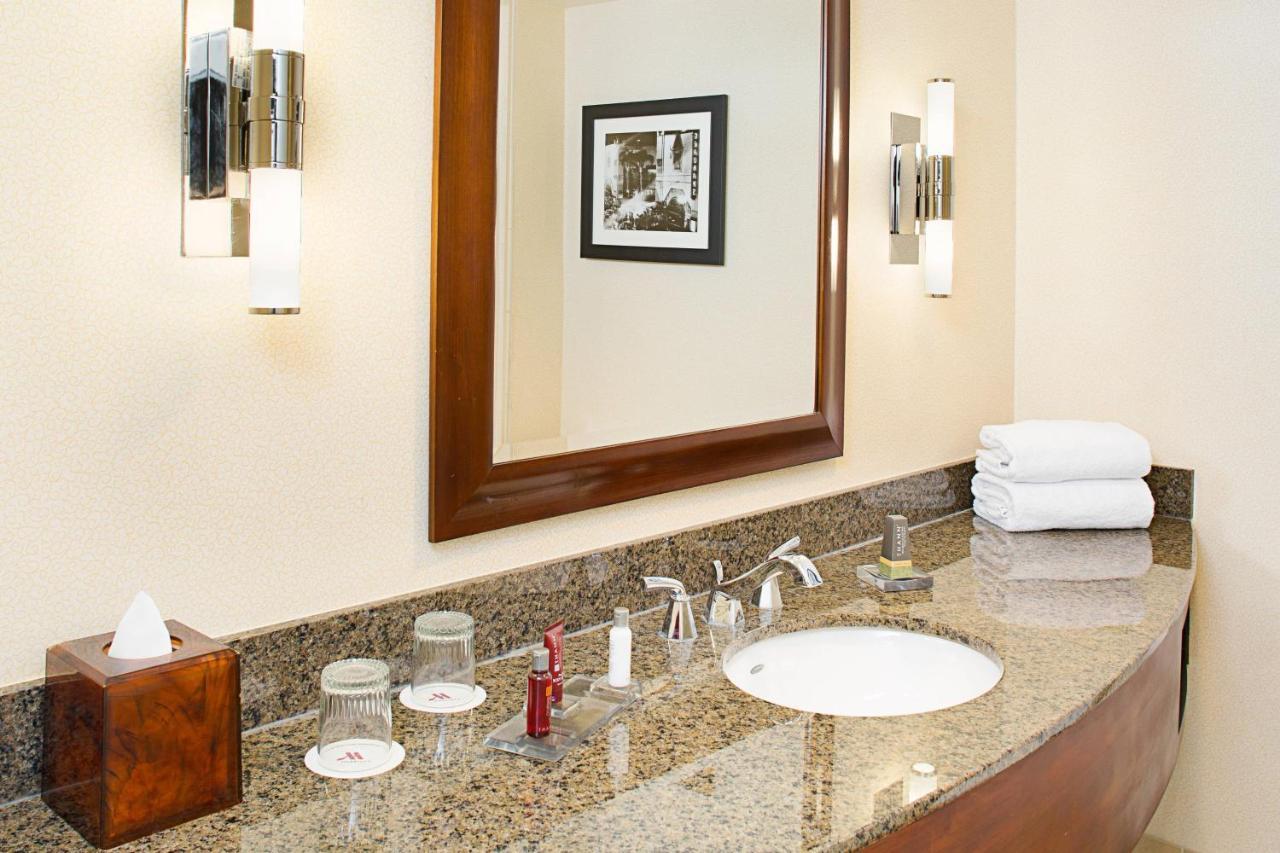 Los Angeles Marriott Burbank Airport Εξωτερικό φωτογραφία
